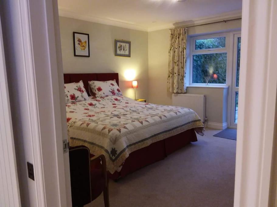 A Peaceful Annex Close To Historic East Grinstead Eksteriør bilde