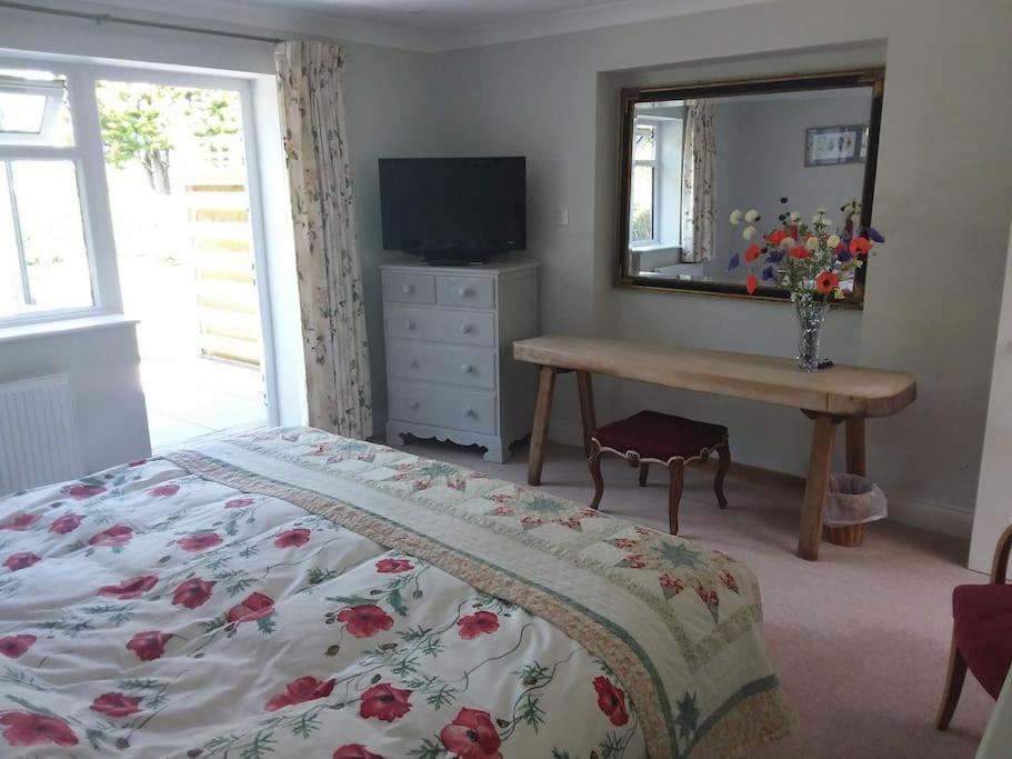 A Peaceful Annex Close To Historic East Grinstead Eksteriør bilde